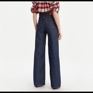 Levi's Wide Leg Jeans